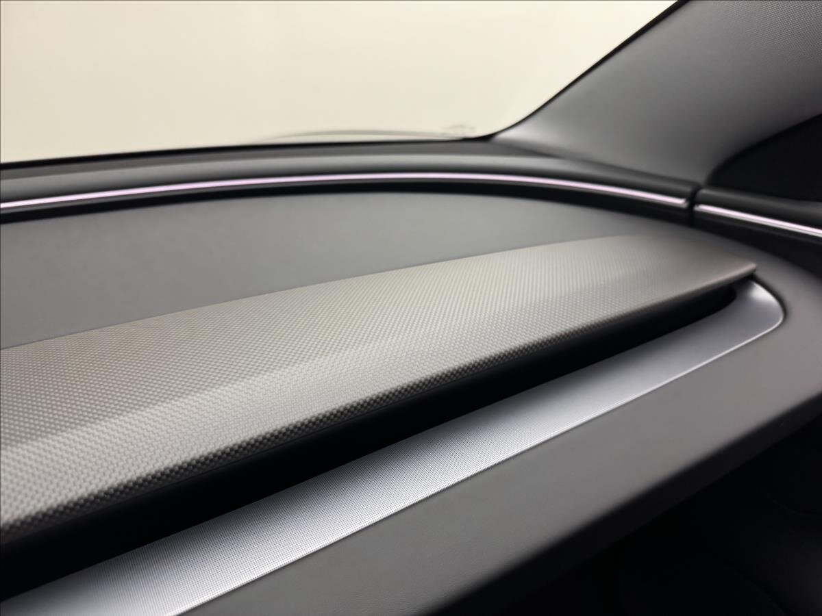 Tesla Model 3 Sedan 0,0 460 kw