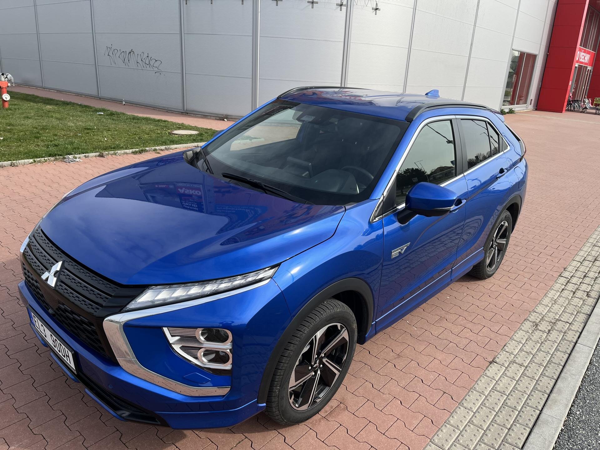 Mitsubishi Eclipse Cross SUV / Terénní 2,4 l 72 kw