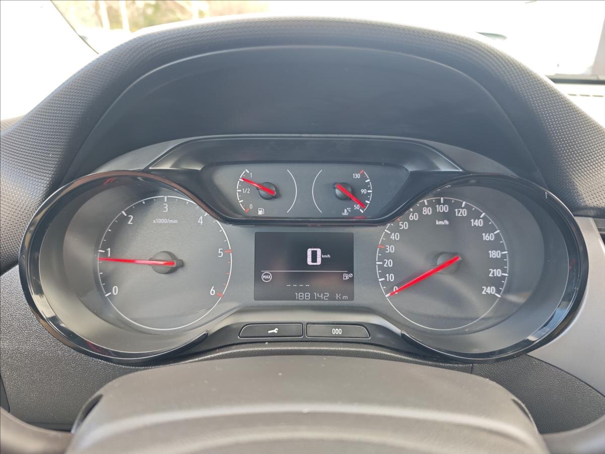 Opel Crossland X MPV 1,6 l 88 kw