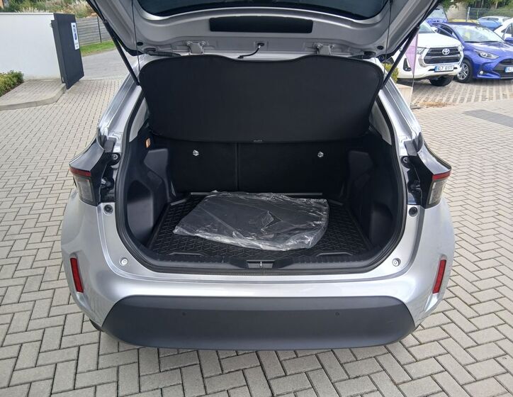 Toyota Yaris Cross 13