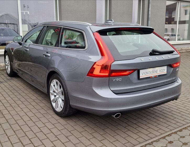 Volvo V90 Kombi 2,0 l 140 kw