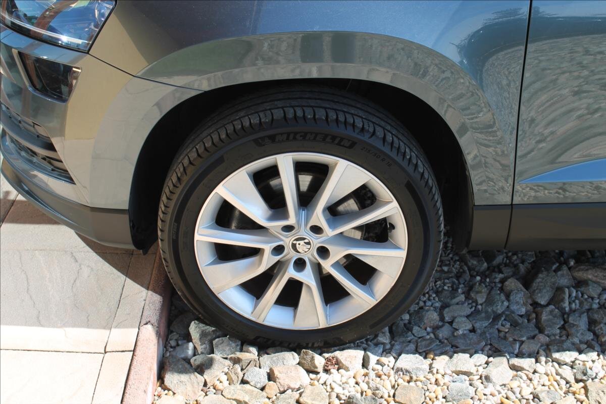 Škoda Karoq SUV / Terénní 1,5 l 110 kw