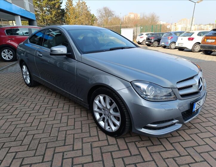 Mercedes-Benz Třídy C Kupé 2,1 l 150 kw
