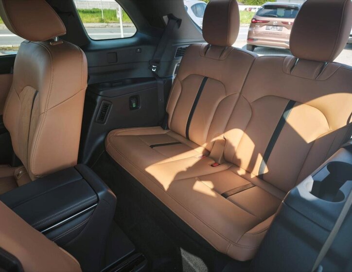 Mazda CX-80 SUV / Terénní 2,5 l 241 kw