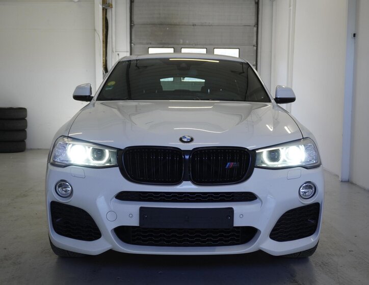 BMW X4 SUV / Terénní 3,0 l 230 kw