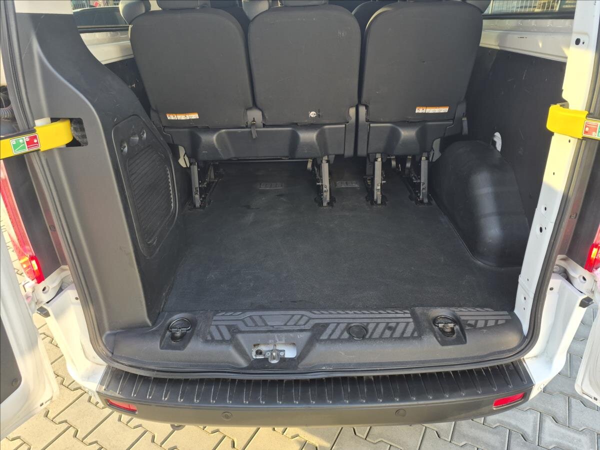 Ford Tourneo Custom MPV 2,0 l 96 kw