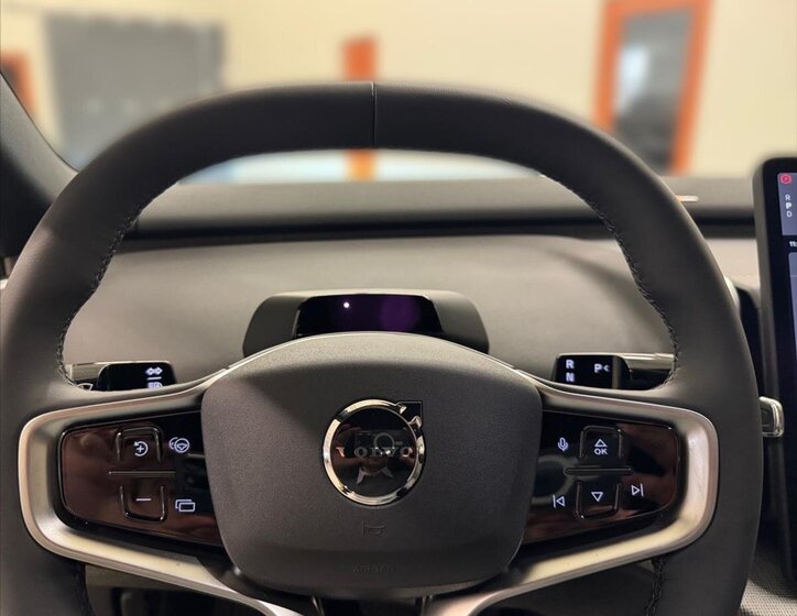 Volvo EX30 SUV / Terénní 0,0 200 kw