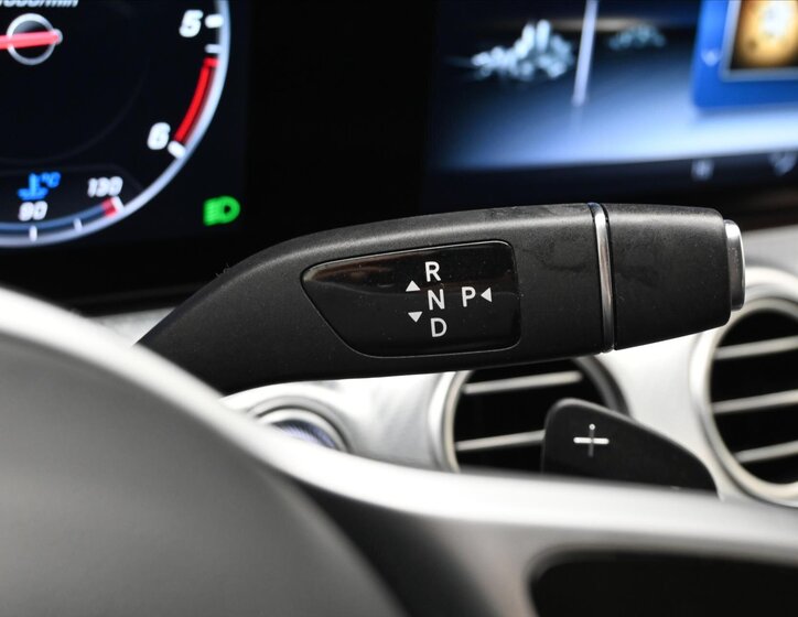 Mercedes-Benz Třídy E 19