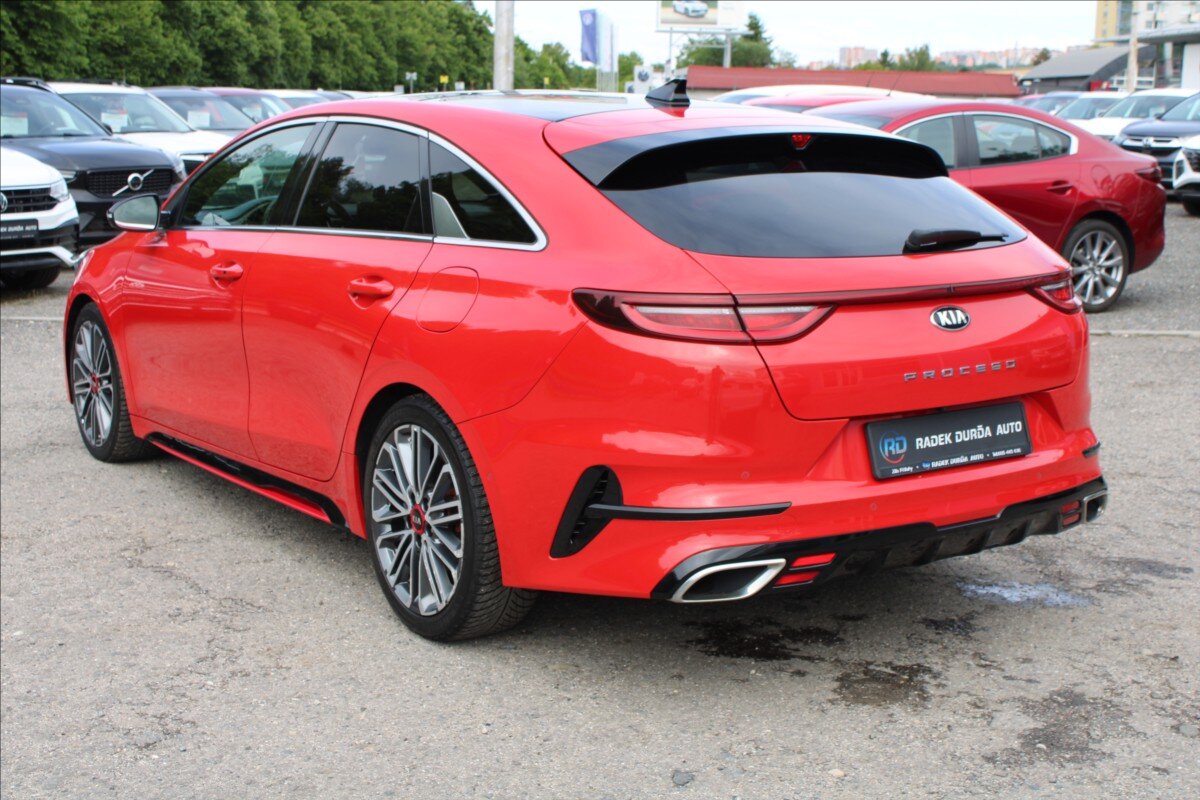 KIA ProCeed Kombi 1,6 l 150 kw