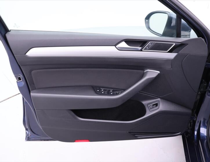 Volkswagen Passat 10