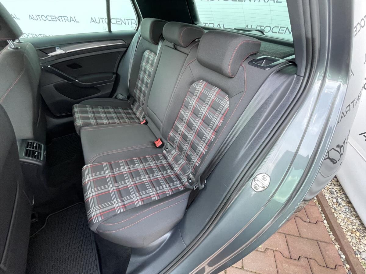 Volkswagen Golf Hatchback 2,0 l 210 kw