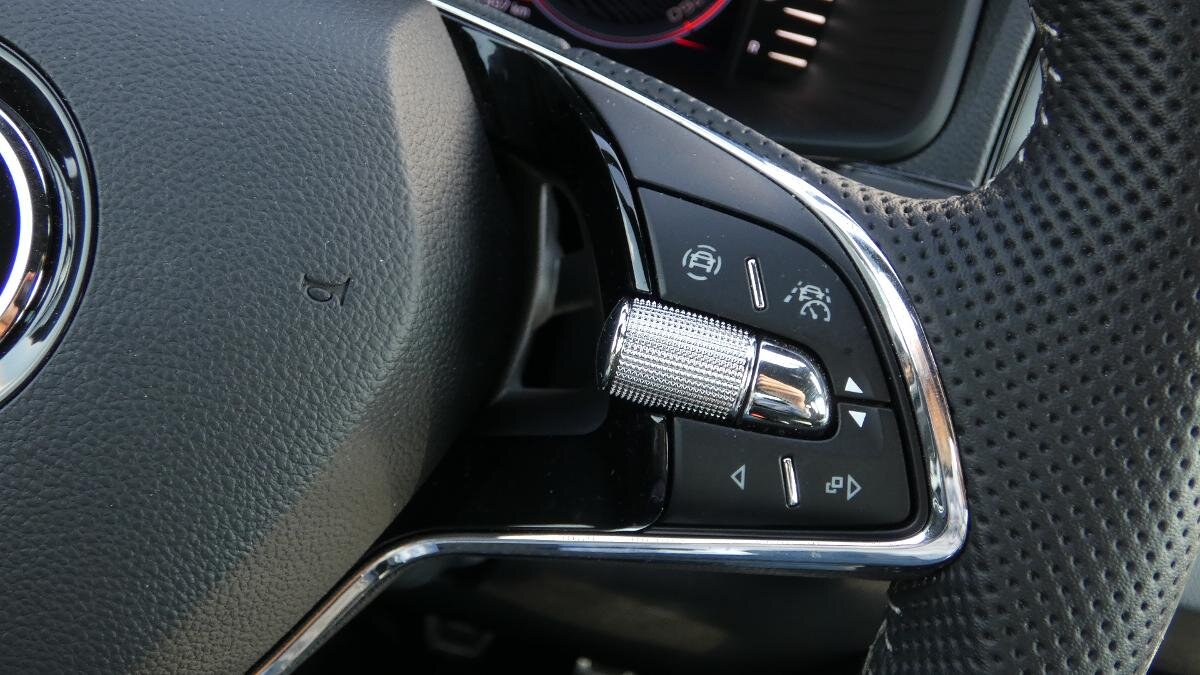 Škoda Karoq SUV / Terénní 1,5 l 110 kw