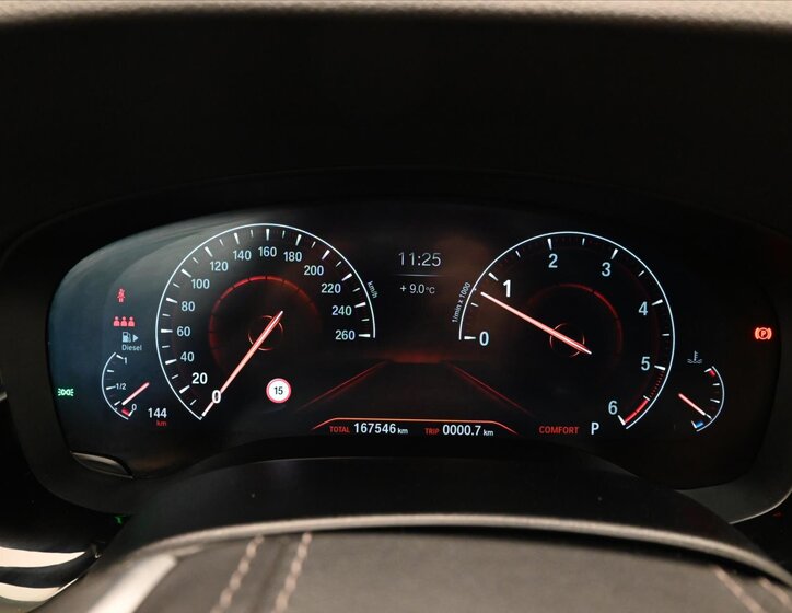 BMW Řada 5 Kombi 3,0 l 195 kw