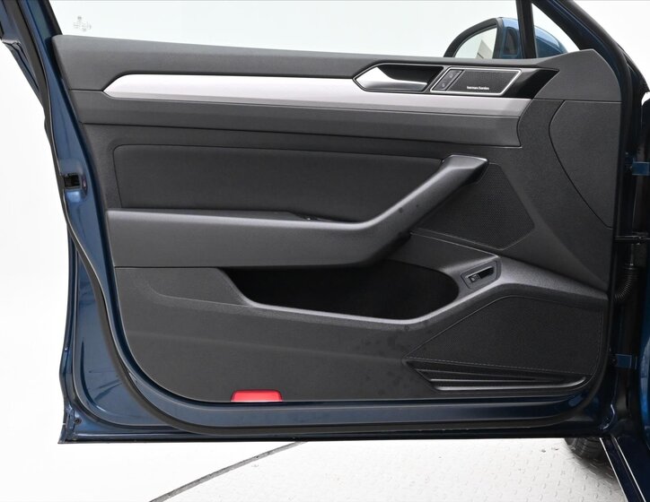 Volkswagen Passat 25