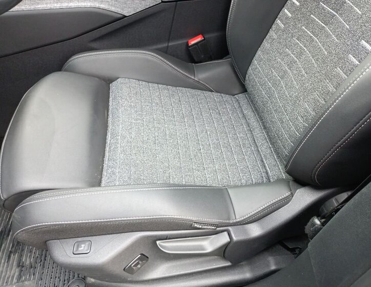 Peugeot 3008 SUV / Terénní 1,2 l 100 kw