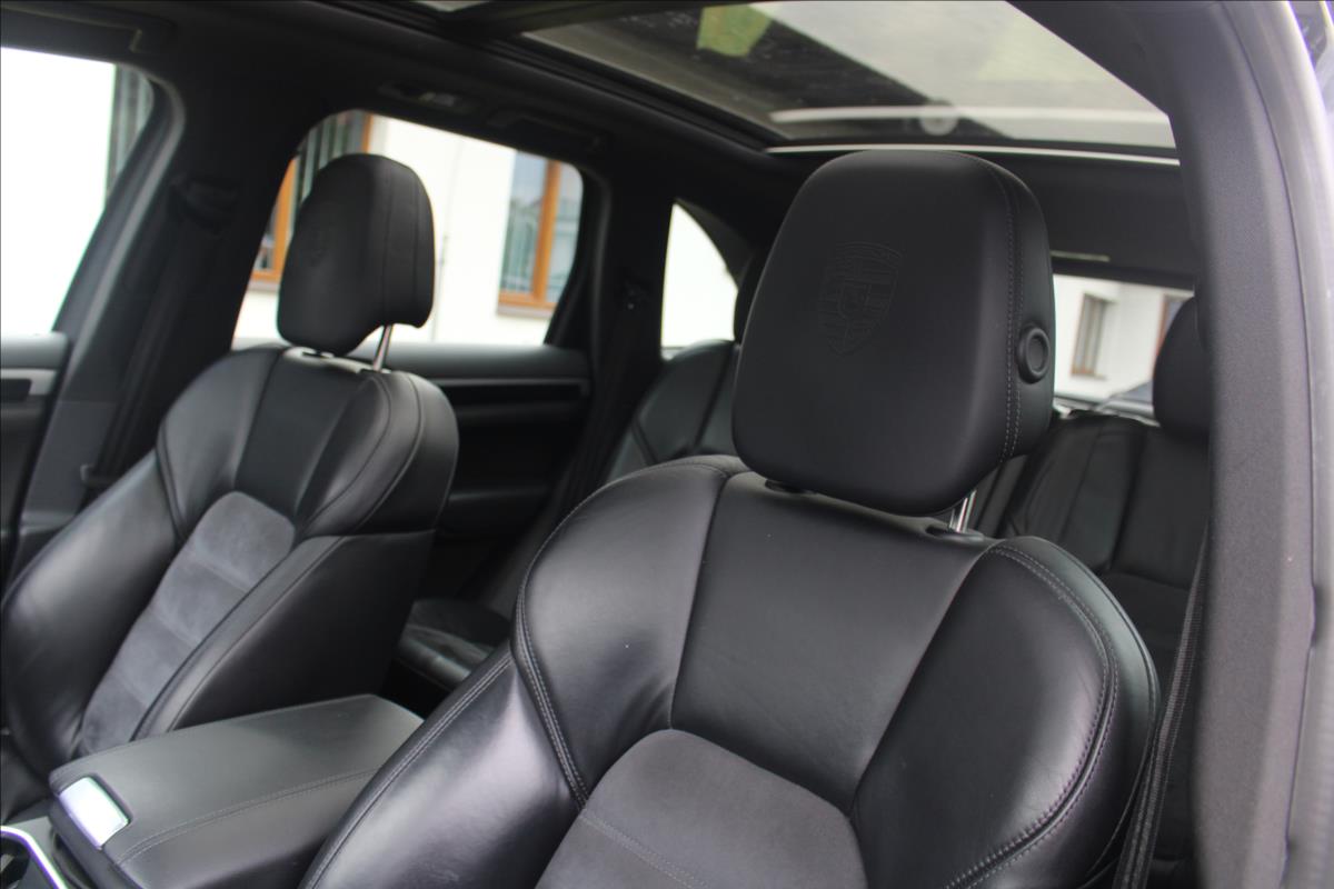 Porsche Cayenne SUV 4,1 l 283 kw