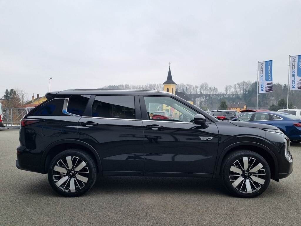 Mitsubishi Outlander SUV 2,4 l 225 kw