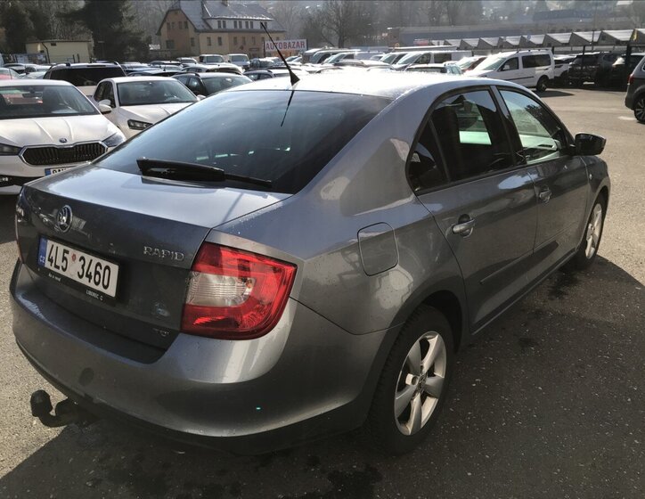 Škoda Rapid Sedan / Limuzína 1,6 l 77 kw