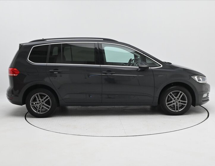 Volkswagen Touran 4