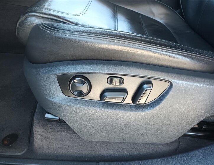 Volkswagen Touareg SUV / Terénní 3,0 l 176 kw