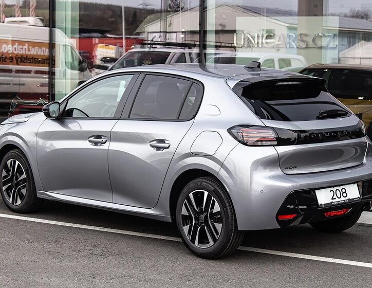 Peugeot 208 Hatchback 1,2 l 74 kw