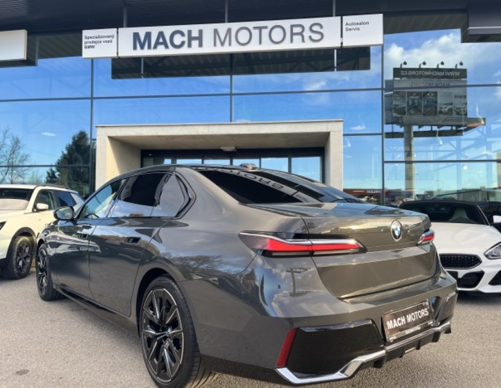 BMW Řada 7 6