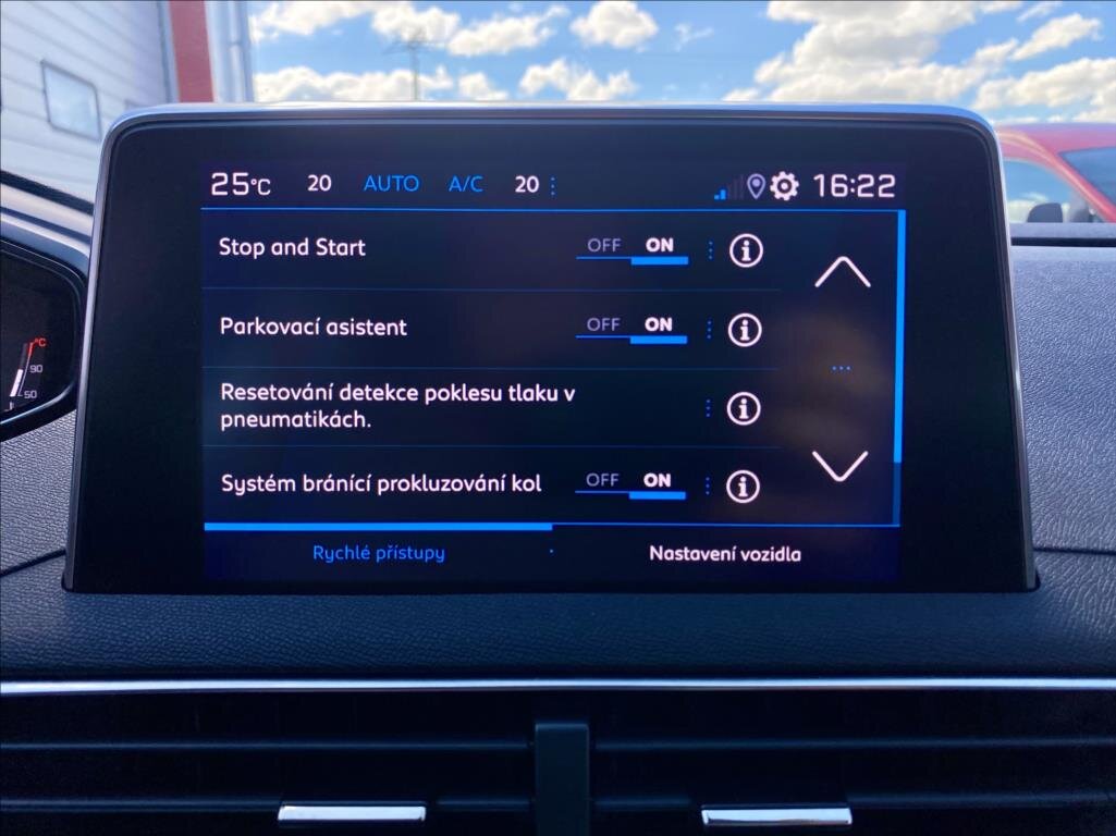 Peugeot 3008 SUV / Terénní 1,2 l 96 kw