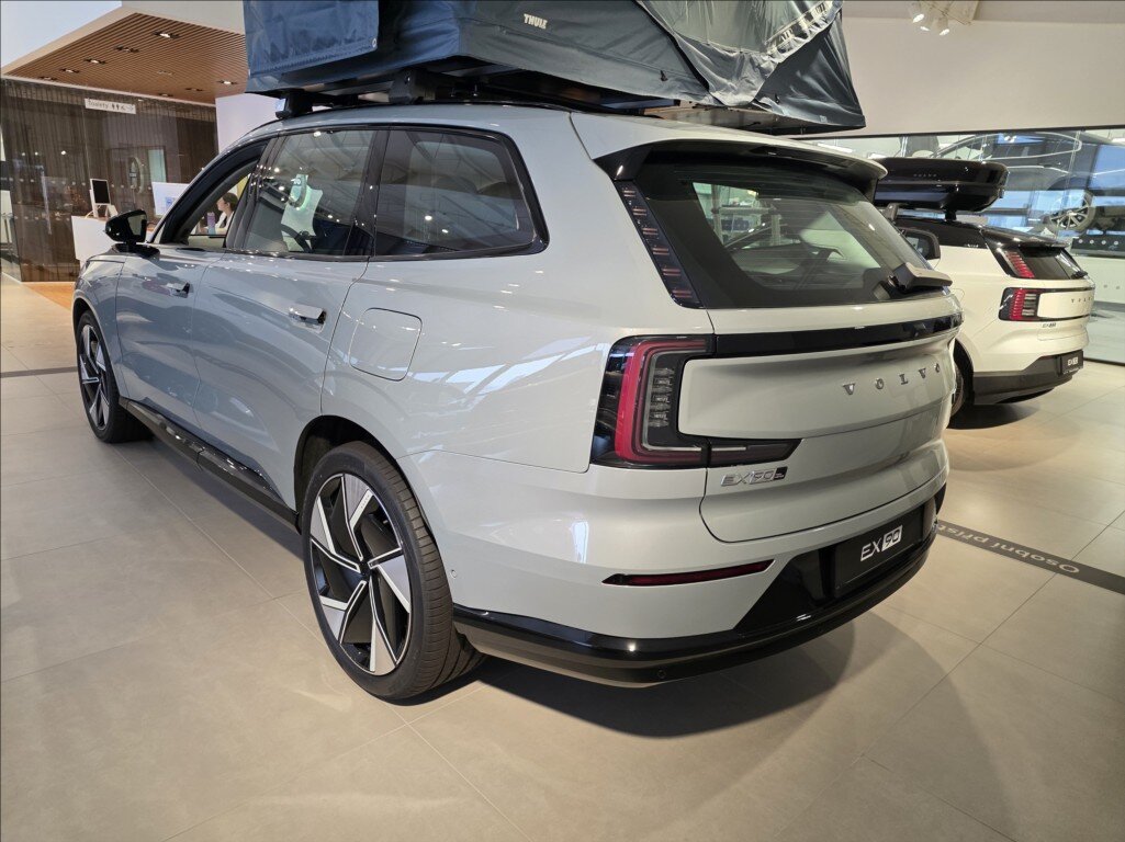 Volvo EX90