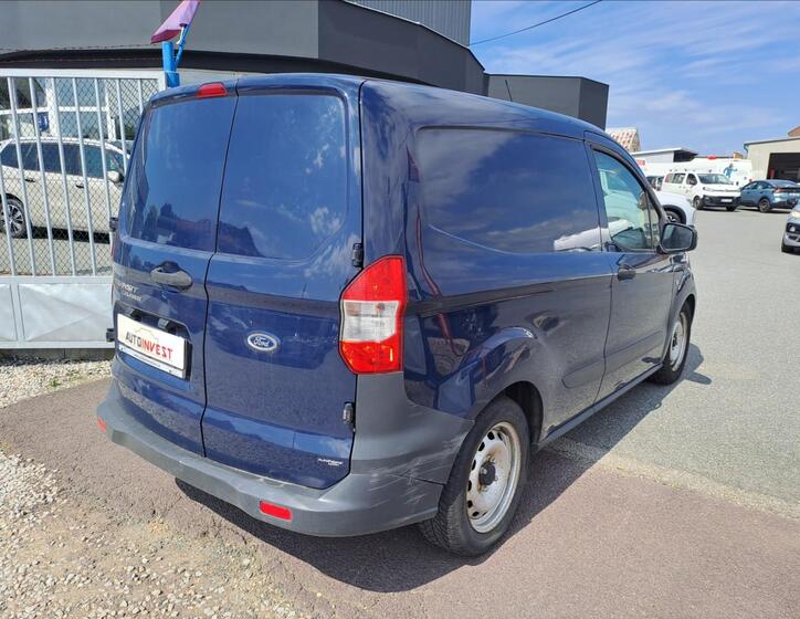 Ford Transit Courier 3
