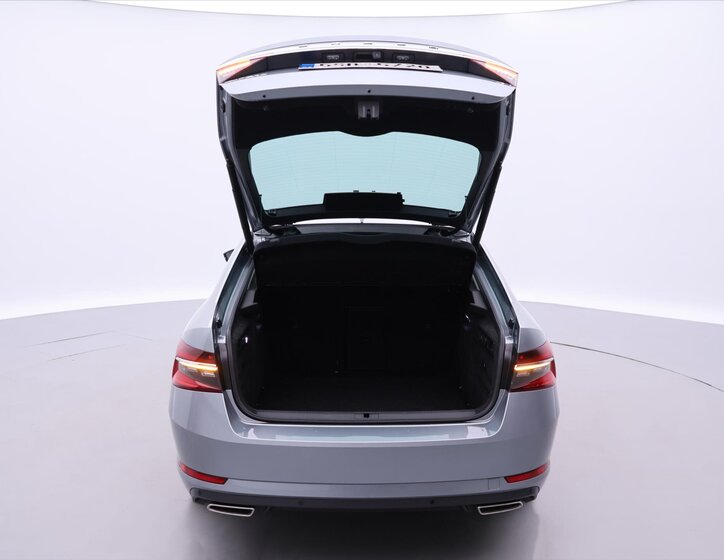 Škoda Superb Liftback 2,0 l 200 kw