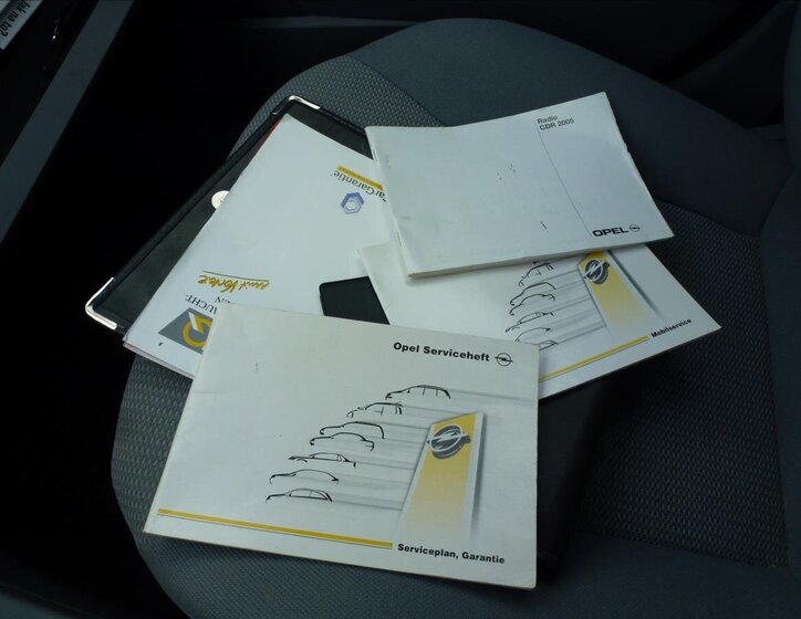 Opel Vectra Sedan / Limuzína 1,8 l 90 kw