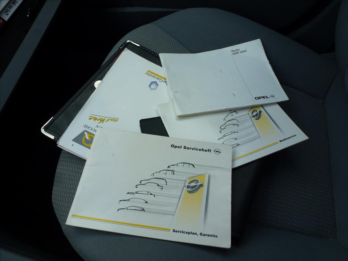 Opel Vectra Sedan / Limuzína 1,8 l 90 kw