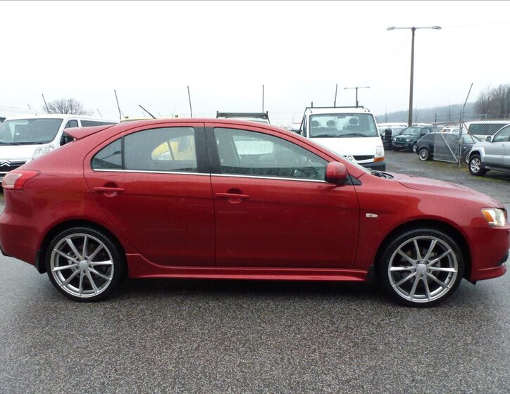 Mitsubishi Lancer Hatchback 2,0 l 217 kw
