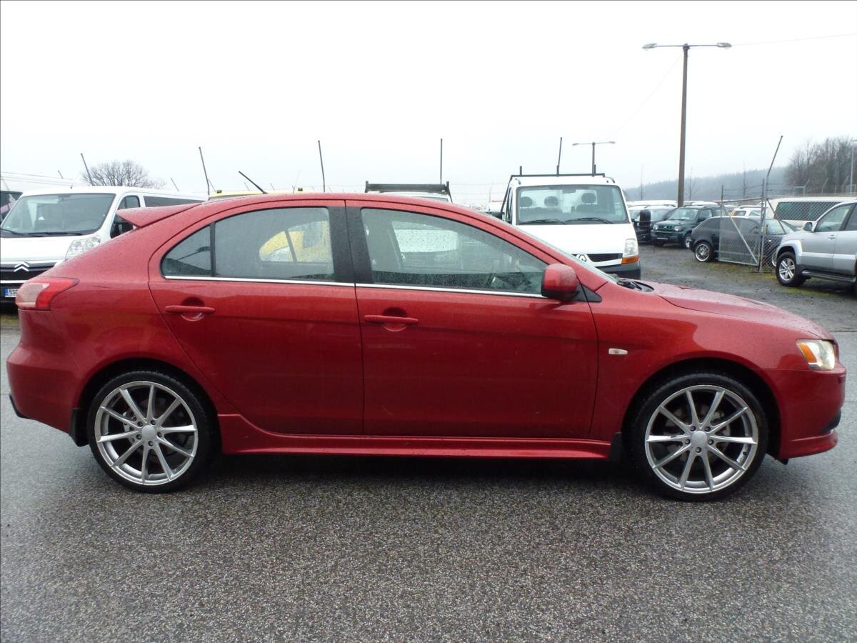 Mitsubishi Lancer Hatchback 2,0 l 217 kw