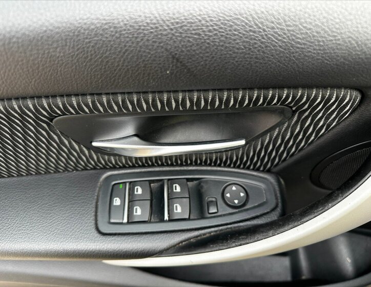 BMW Řada 3 Kombi 2,0 l 120 kw