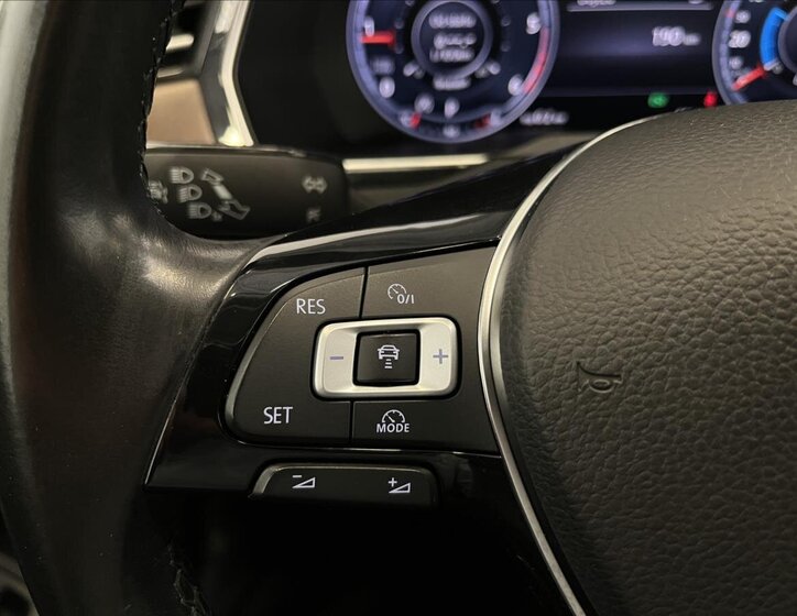 Volkswagen Passat Sedan 2,0 l 176 kw