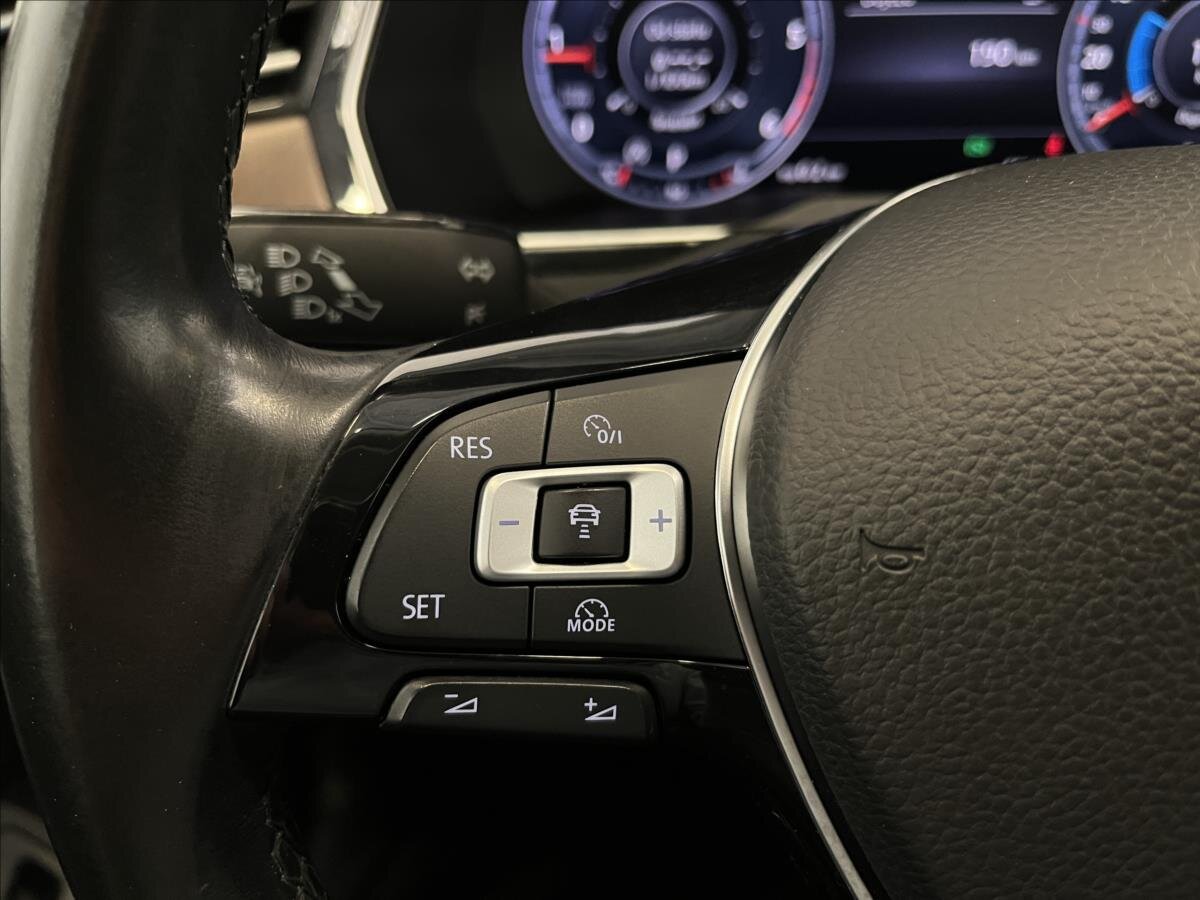 Volkswagen Passat Sedan 2,0 l 176 kw