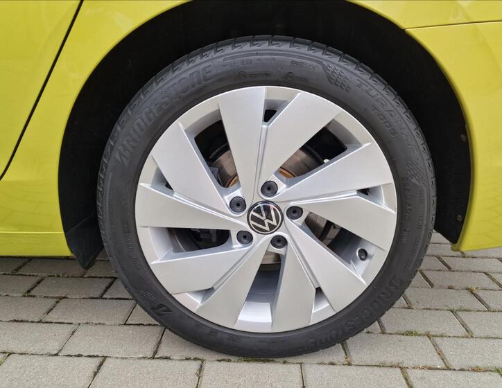 Volkswagen Golf 44