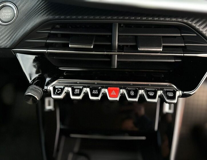 Peugeot 2008 SUV 1,2 l 74 kw