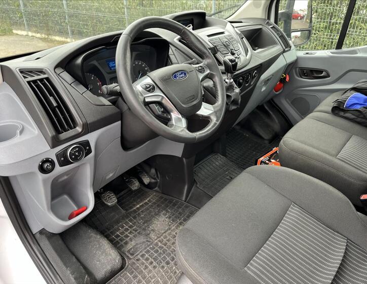 Ford Transit 13