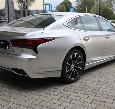 Lexus LS 500h 8