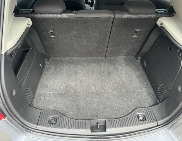 Opel Mokka SUV / Terénní 1,6 l 81 kw