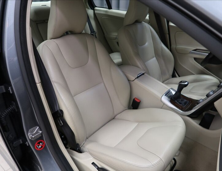 Volvo S60 Sedan / Limuzína 2,0 l 140 kw