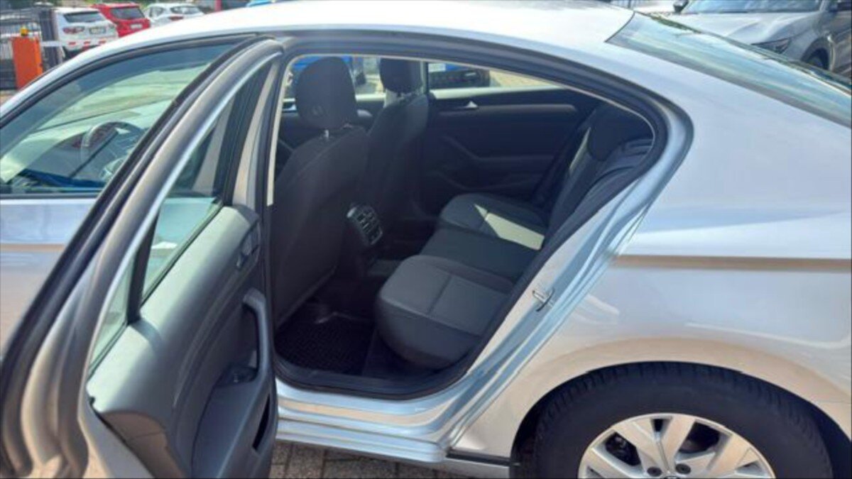 Volkswagen Passat Ostatní 1,6 l 88 kw