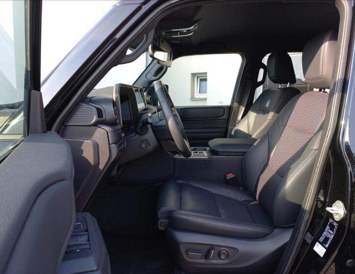 Toyota Land Cruiser 9