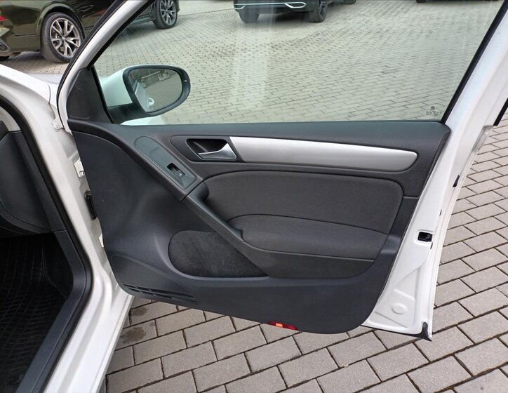 Volkswagen Golf Hatchback 1,4 l 59 kw