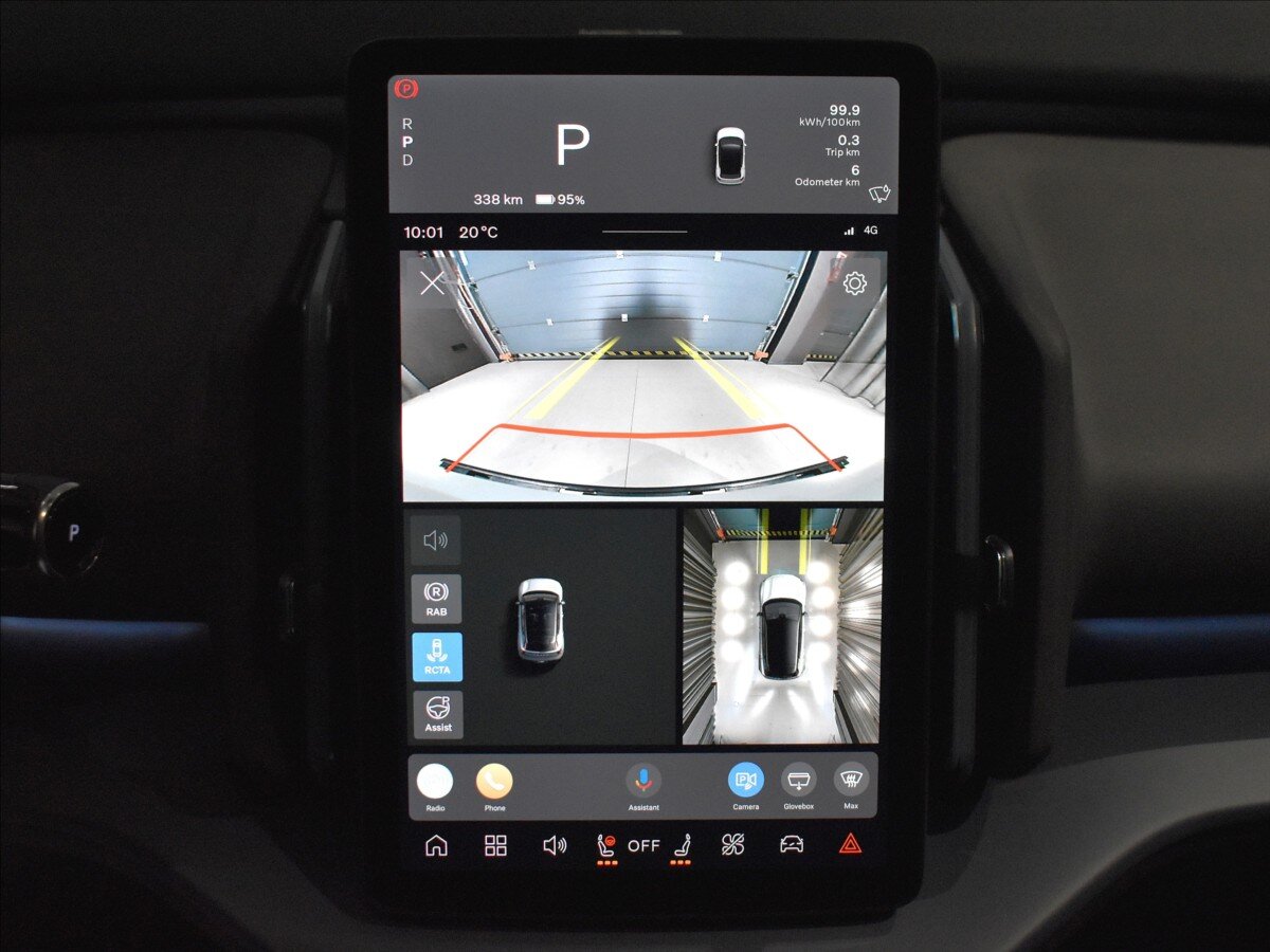 Volvo EX30 SUV / Terénní 0,0 200 kw