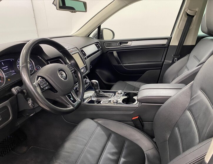 Volkswagen Touareg 5