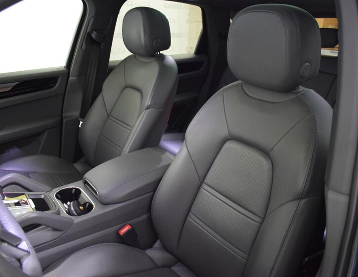 Porsche Cayenne SUV 3,0 l 250 kw