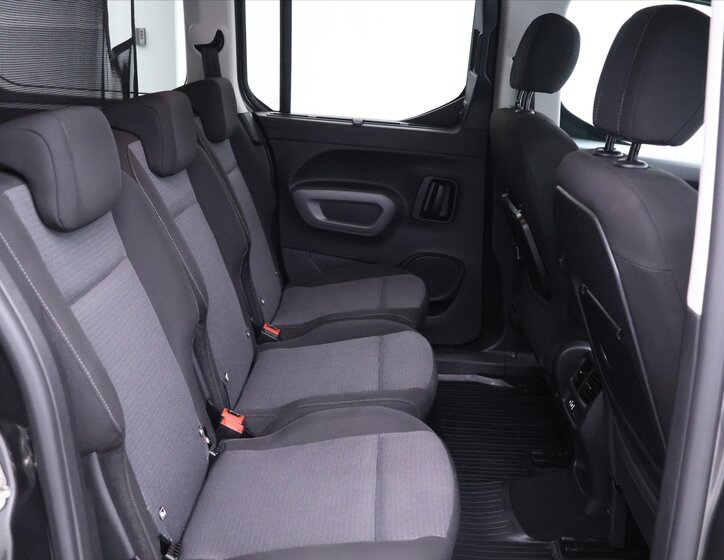 Toyota ProAce City Verso MPV 1,2 l 96 kw